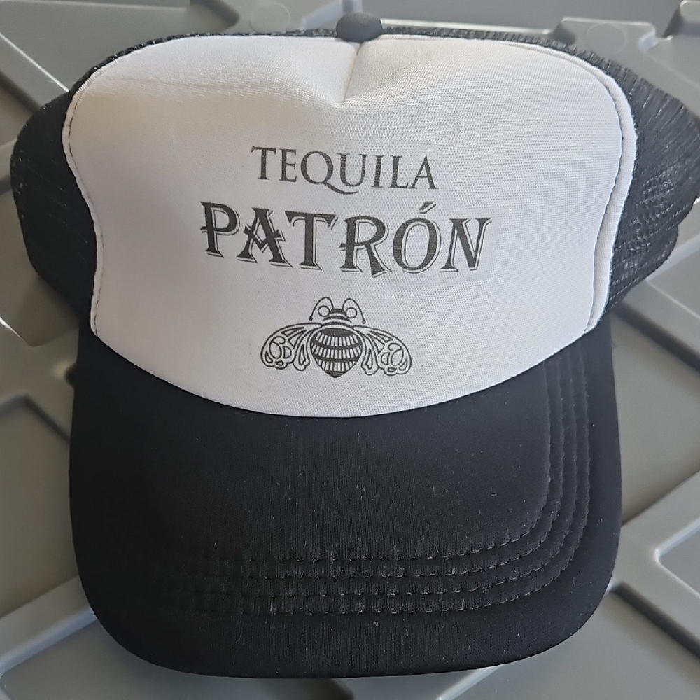 Tequila Patrón Black and White Trucker Hat